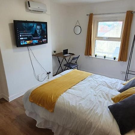 Fast Broadband, Budget Stay, Free Netflix. คาร์ดิฟฟ์ ภายนอก รูปภาพ
